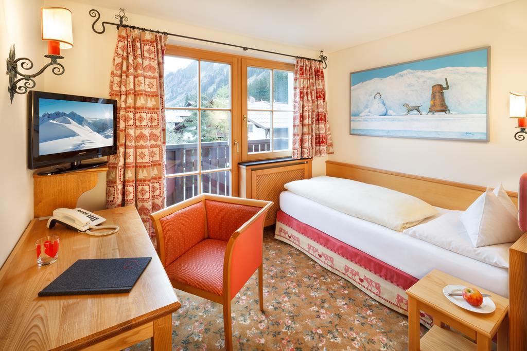 Hotel Lech & Residenz Chesa Rosa מראה חיצוני תמונה